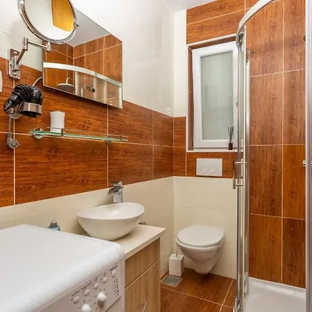 Zora 2 By Guide Apartment Moscenice