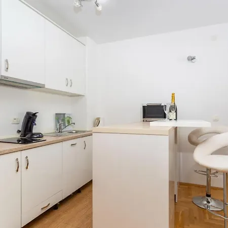 Apartment Zora 2 By Guide *