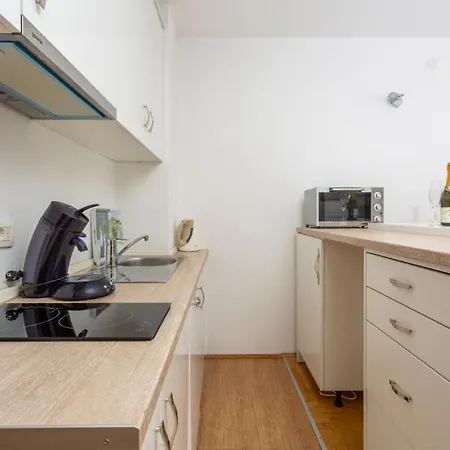 Apartment Zora 2 By Guide